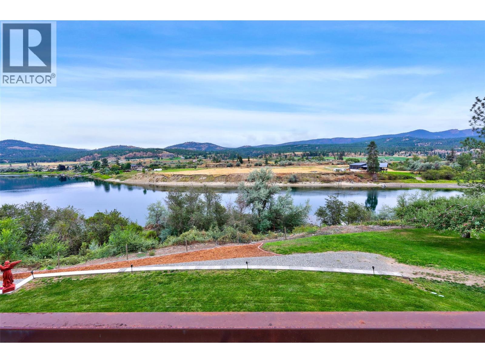 3892 Shuswap Road E - 39
