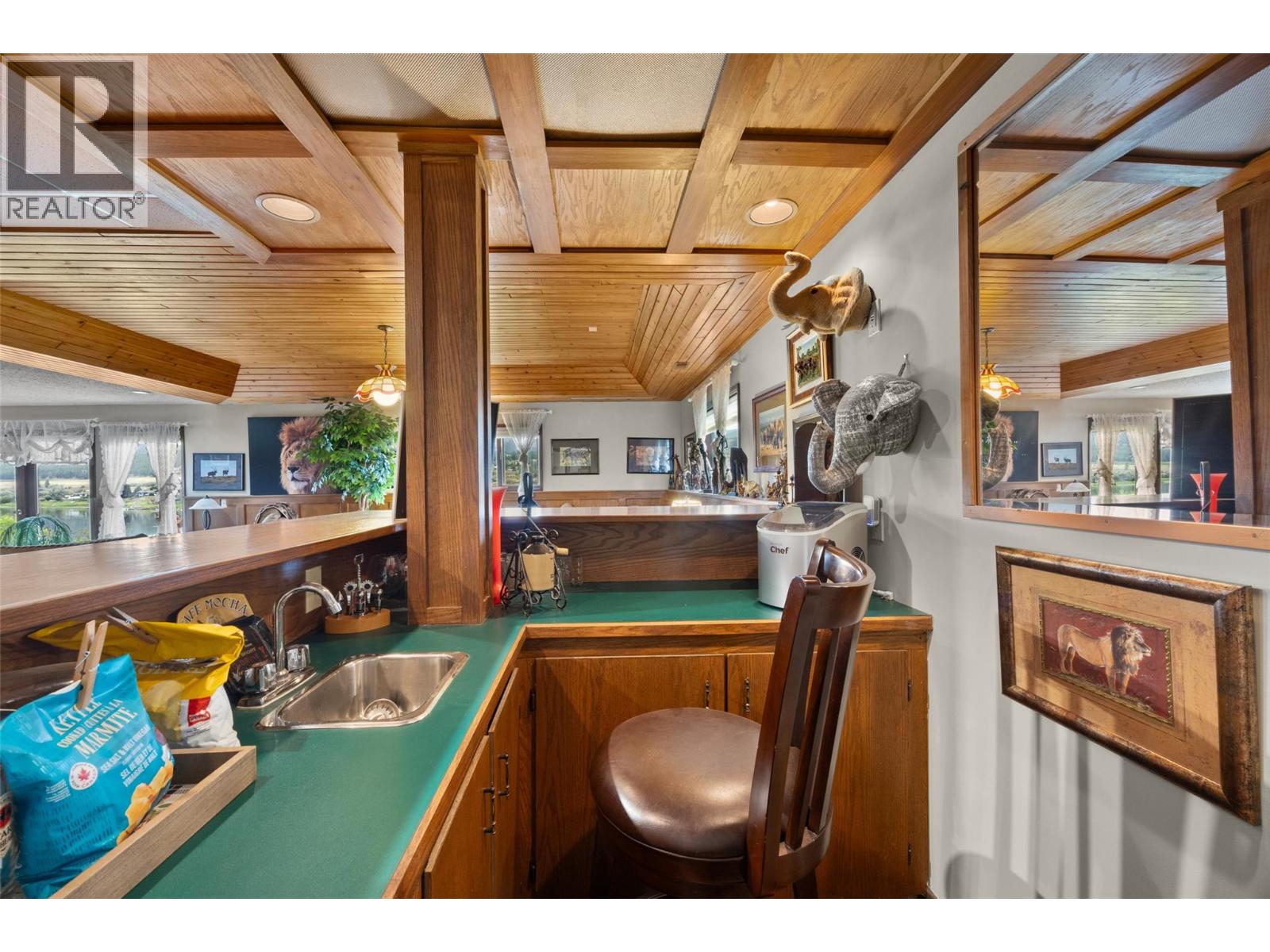 3892 Shuswap Road E - 48
