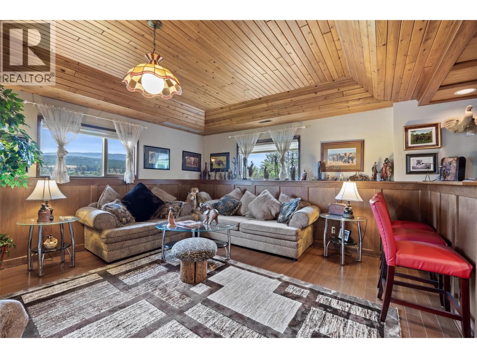 3892 Shuswap Road E - 50