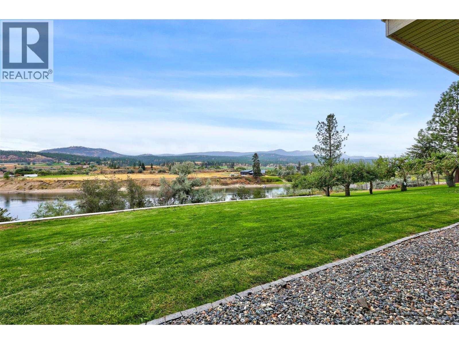 3892 Shuswap Road E - Image 53
