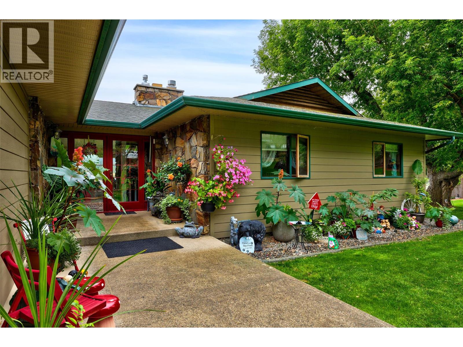 3892 Shuswap Road E - 7