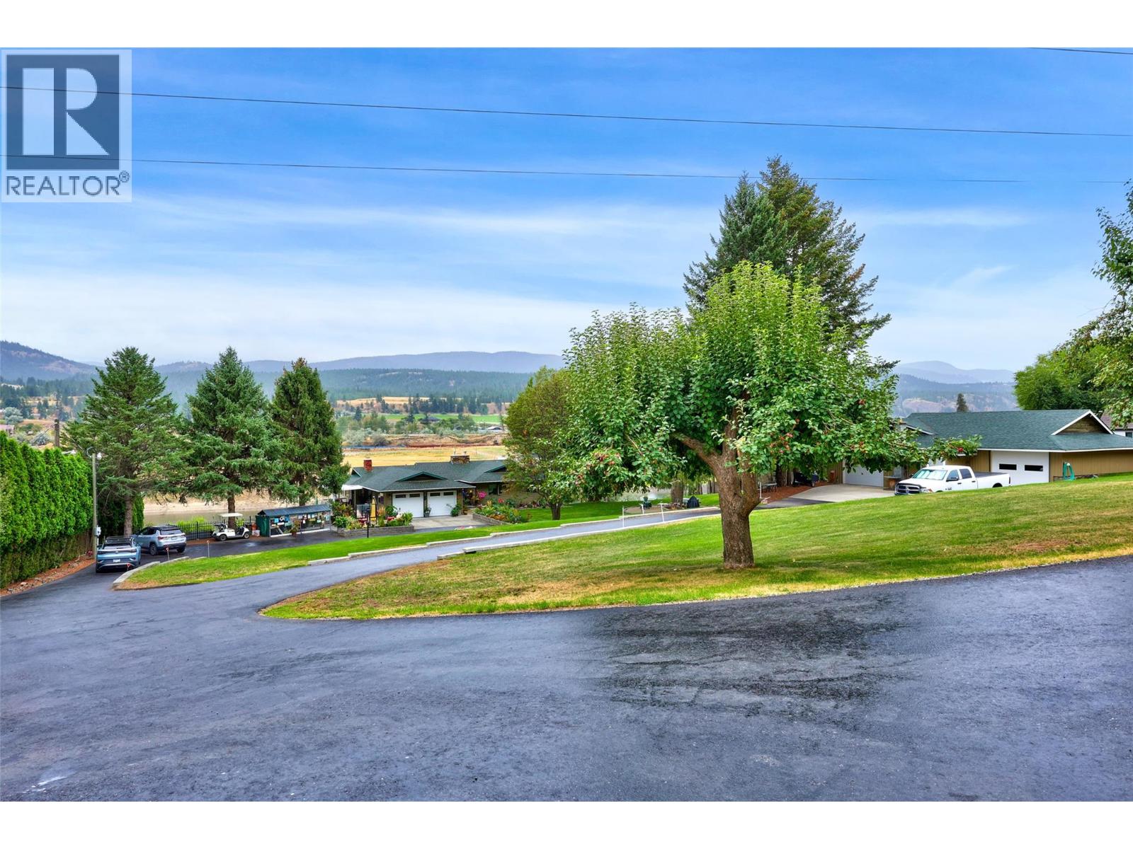3892 Shuswap Road E - Image 72
