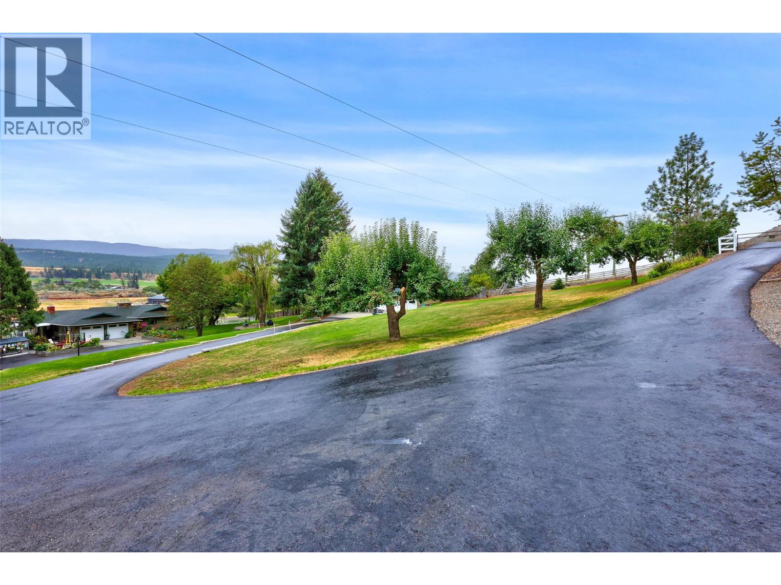 3892 Shuswap Road E - 73