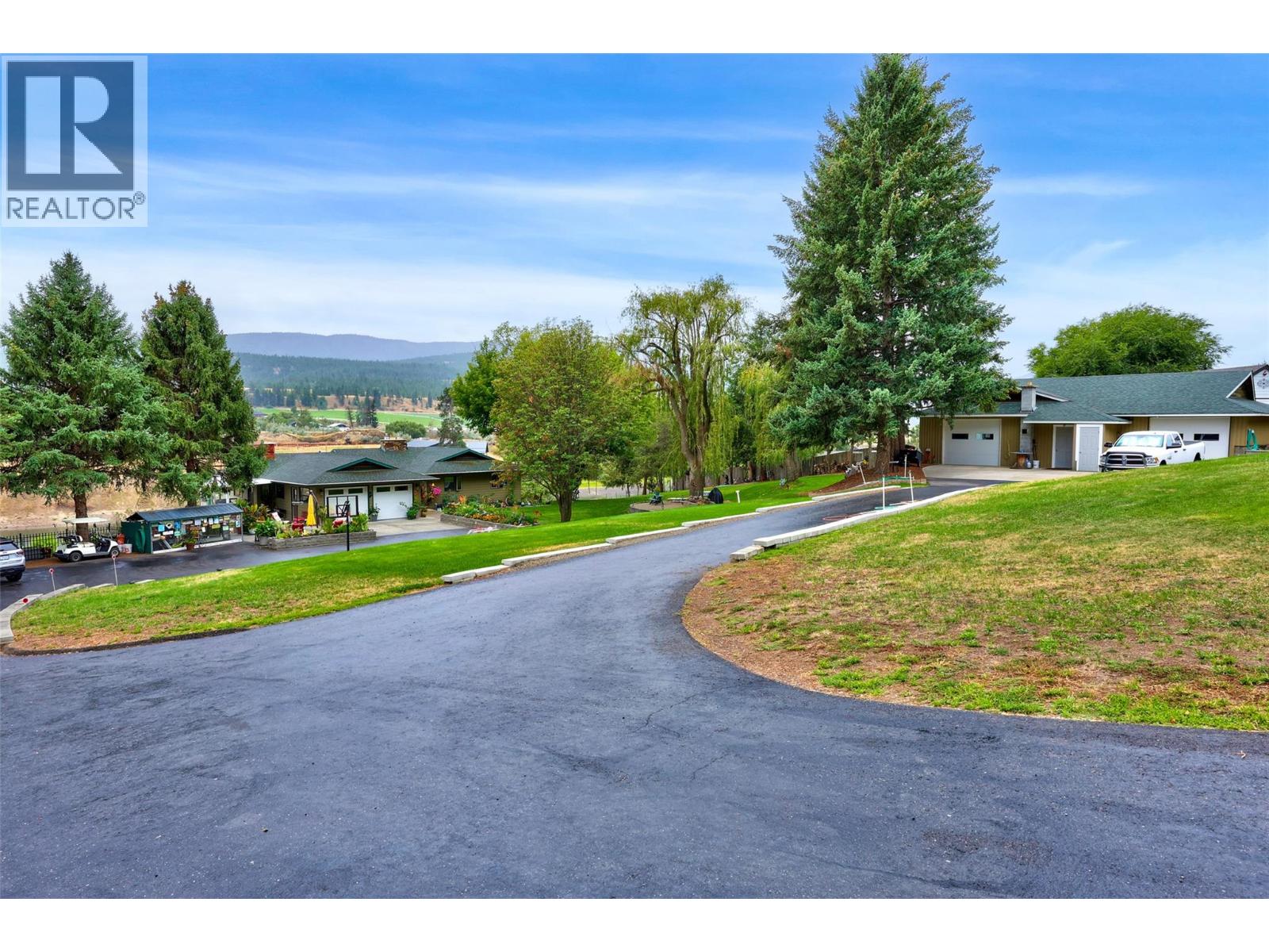 3892 Shuswap Road E - Image 74