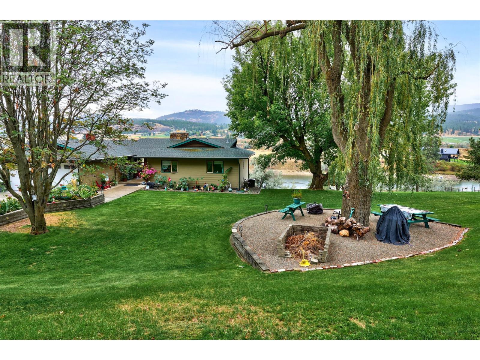 3892 Shuswap Road E - Image 78