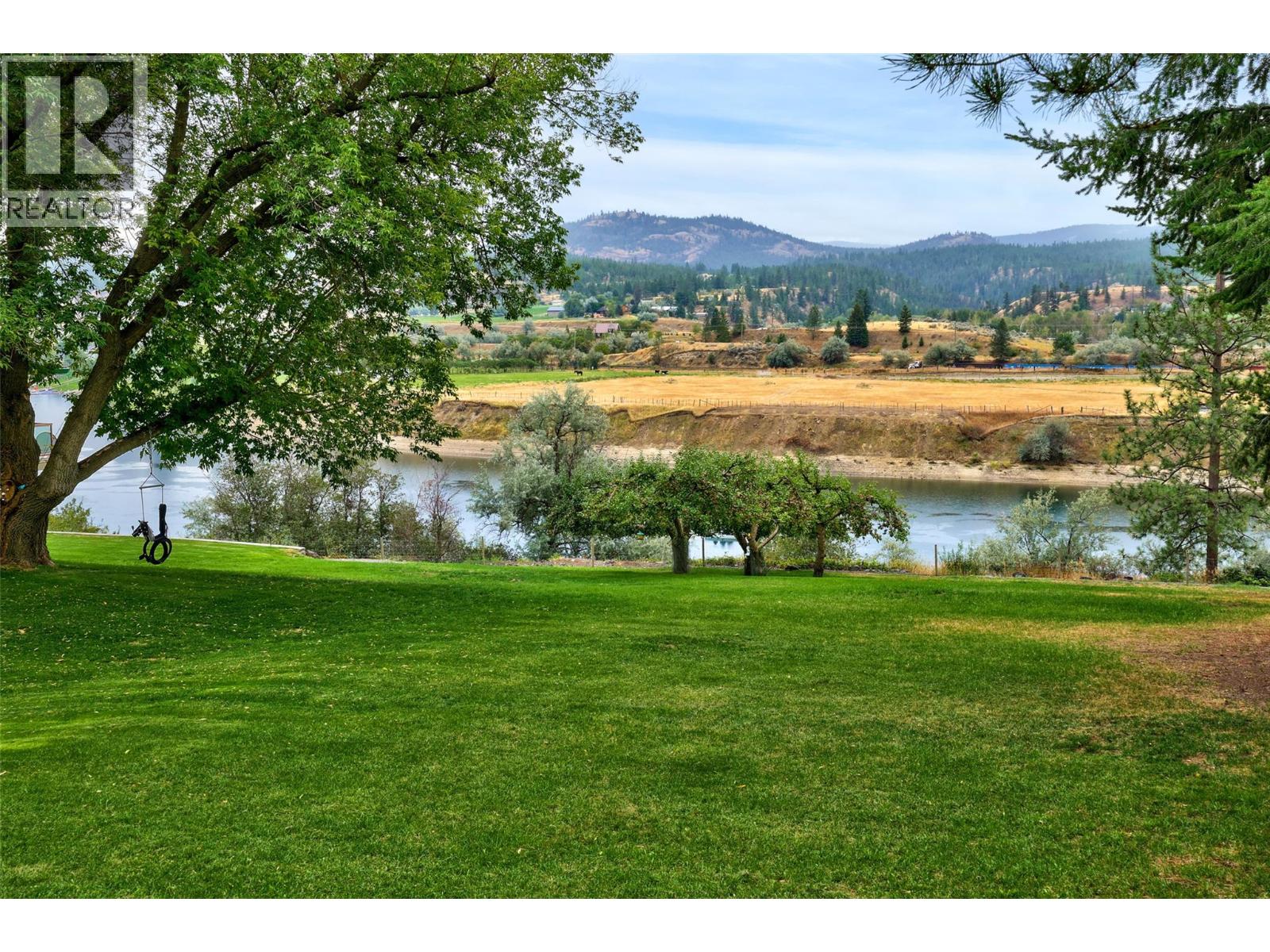 3892 Shuswap Road E - Image 81