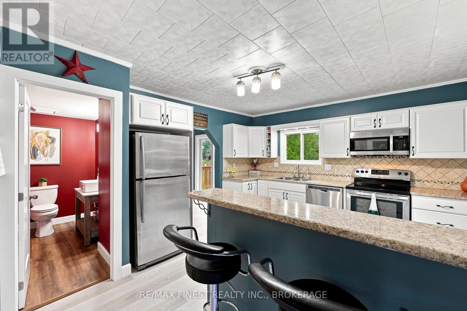 6074 BANK STREET - Image 18