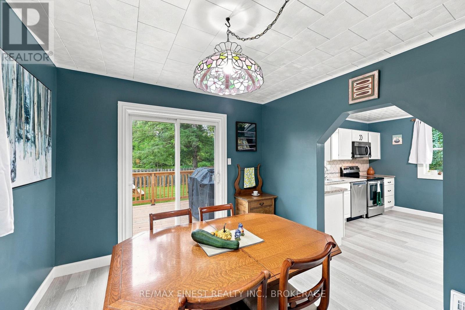 6074 BANK STREET - Image 20