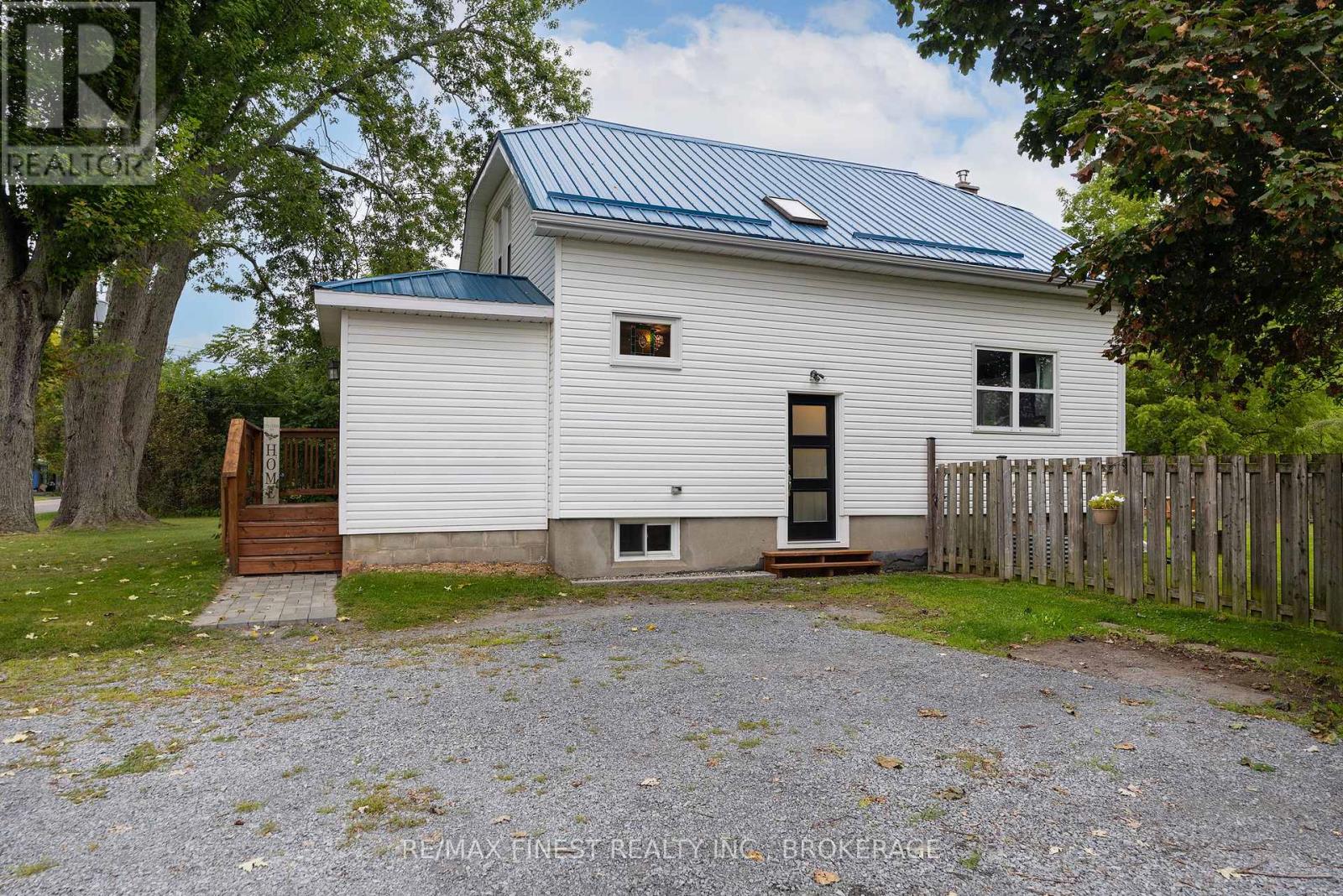 6074 BANK STREET - Image 36