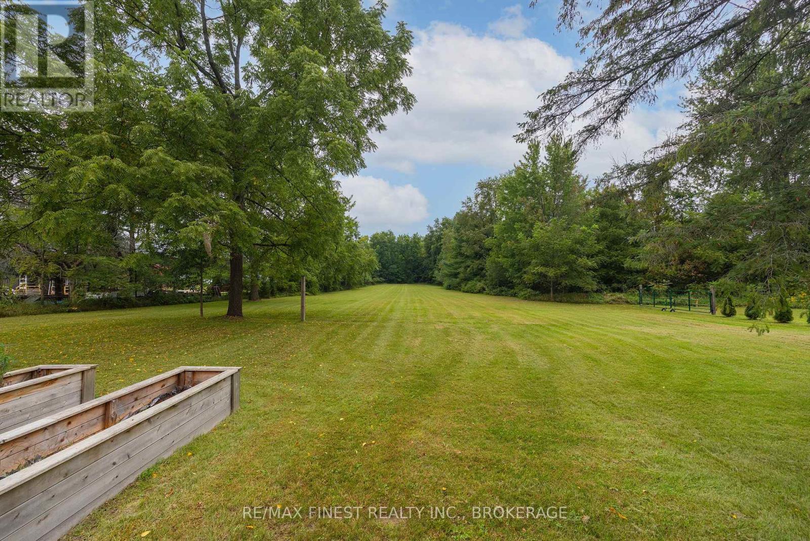 6074 BANK STREET - Image 42