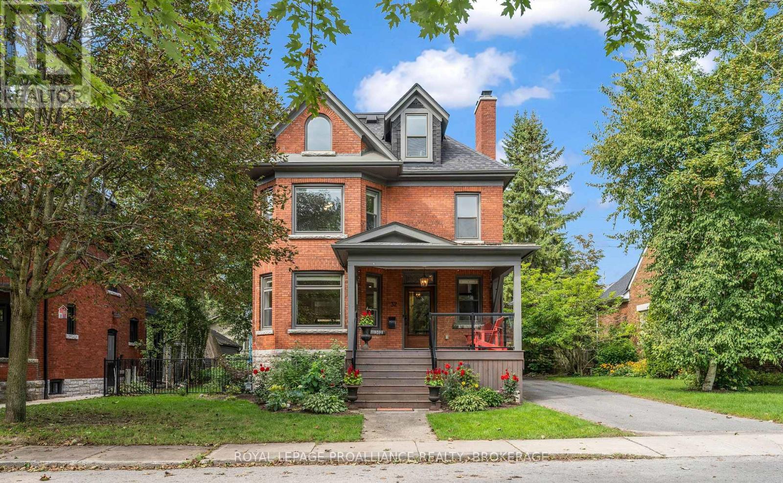 32 KENSINGTON AVENUE, Kingston (Central City East) — photo 1