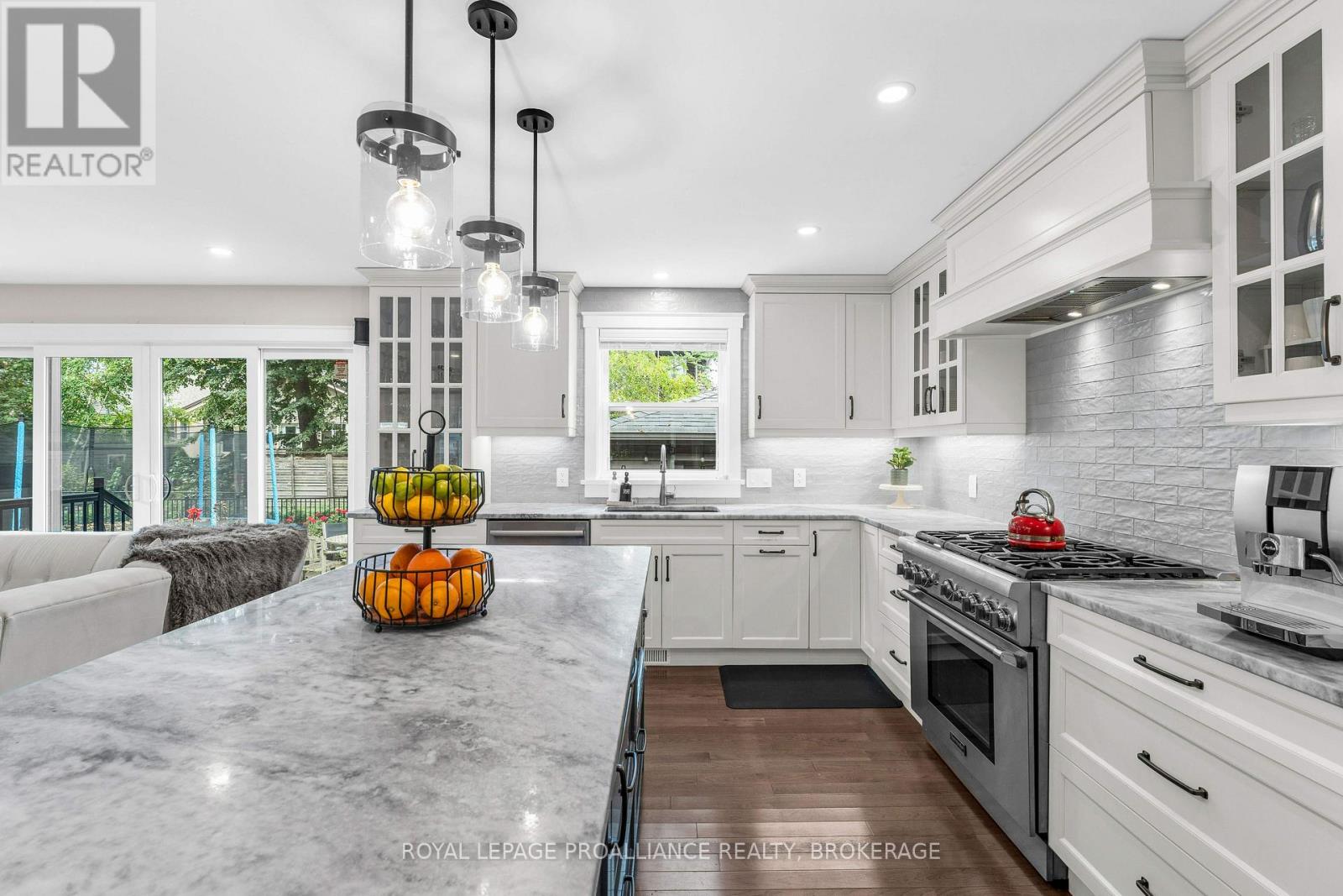 32 KENSINGTON AVENUE - 17