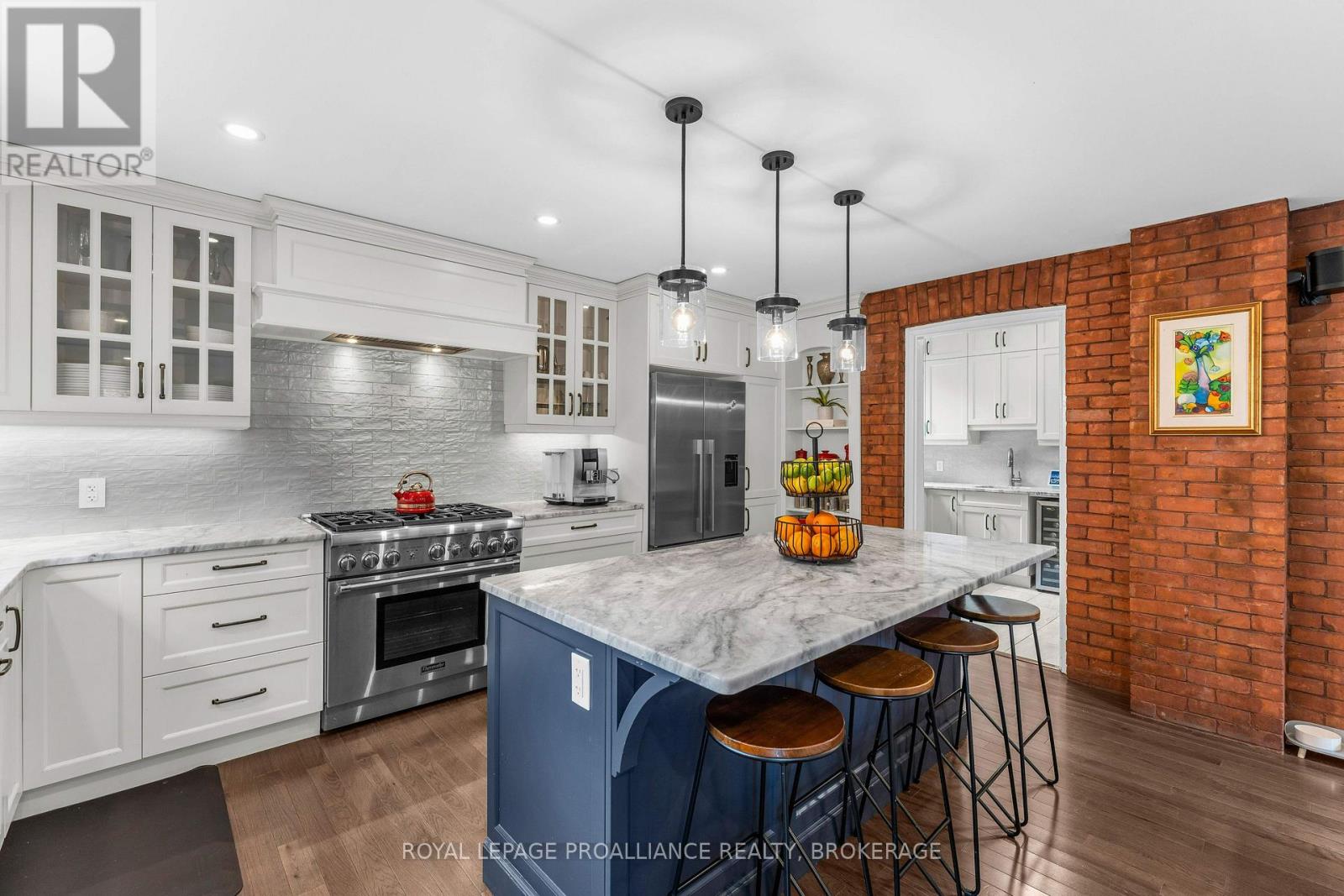32 KENSINGTON AVENUE - 18