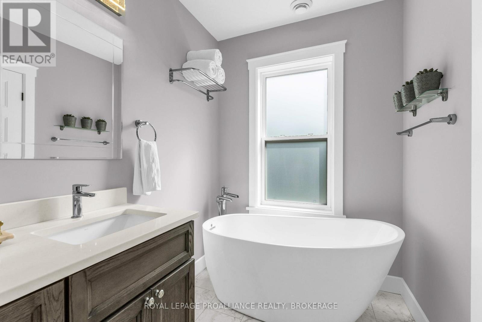 32 KENSINGTON AVENUE - 26