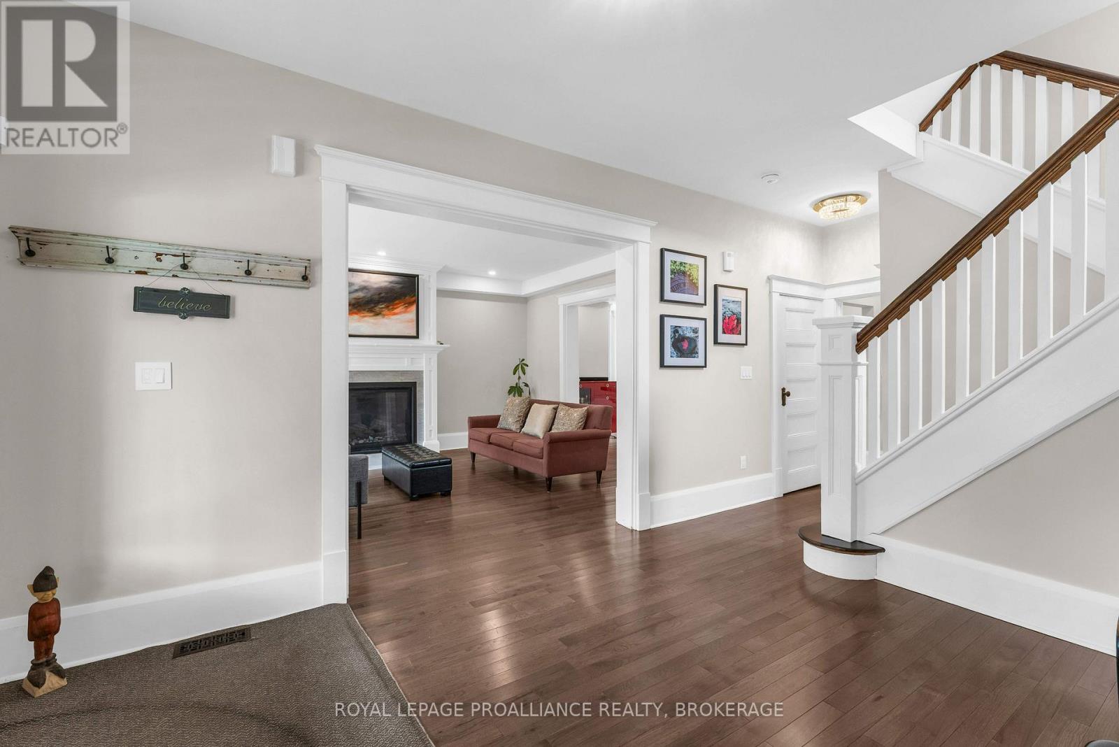 32 KENSINGTON AVENUE, Kingston (Central City East) — photo 9