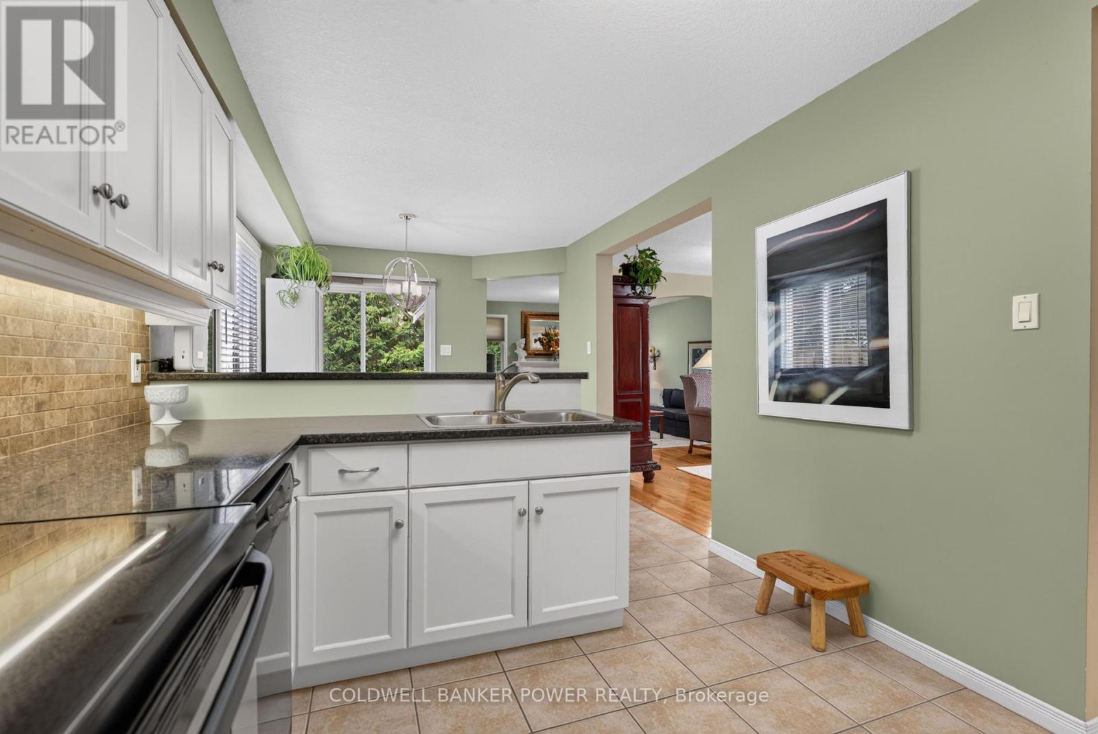 601 RIDGEVIEW DRIVE, London East (East A) — photo 8
