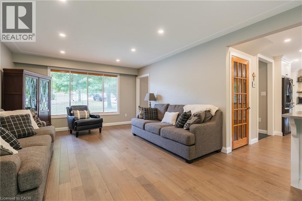 3 MAPLE Drive, Stoney Creek — photo 4