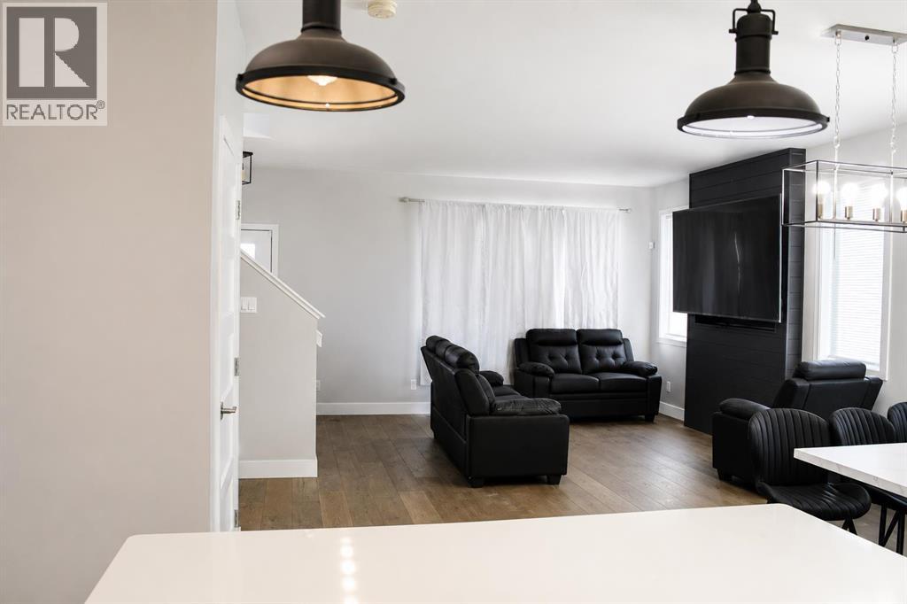 958 41 Avenue N - 7