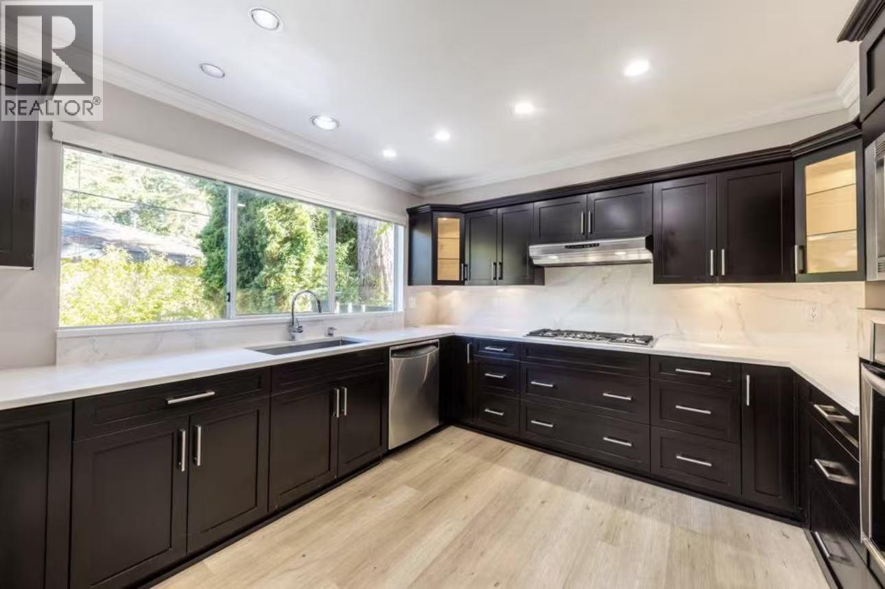 4000 W 33RD AVENUE, Vancouver — photo 2