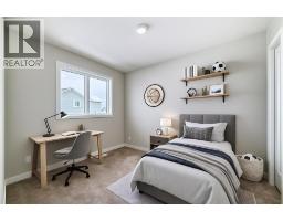 Kitchen - 828 Sora Boulevard Se, Calgary, AB T3S1C7 Photo 6