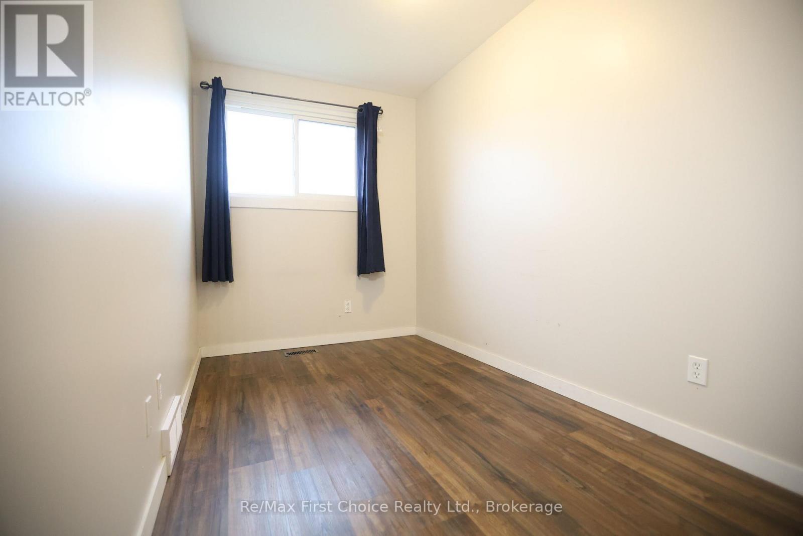 569 MCGILL CRESCENT - 10