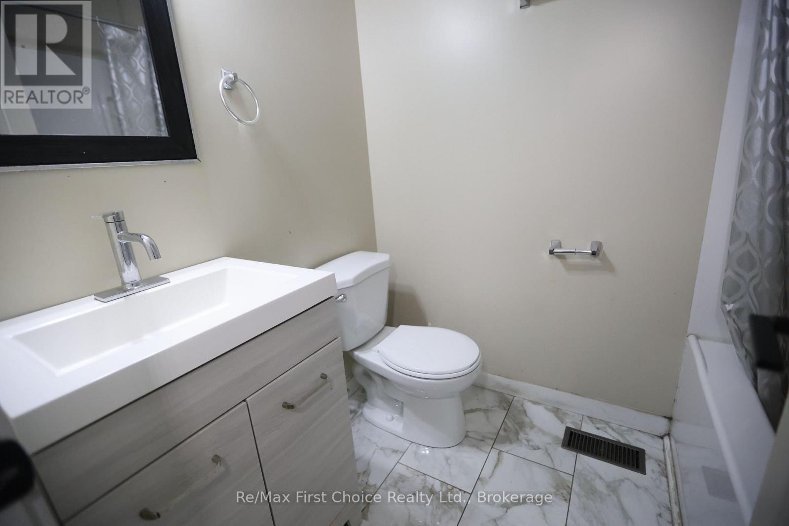 569 MCGILL CRESCENT - 14