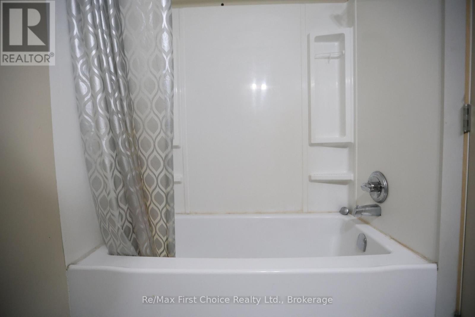 569 MCGILL CRESCENT - 16