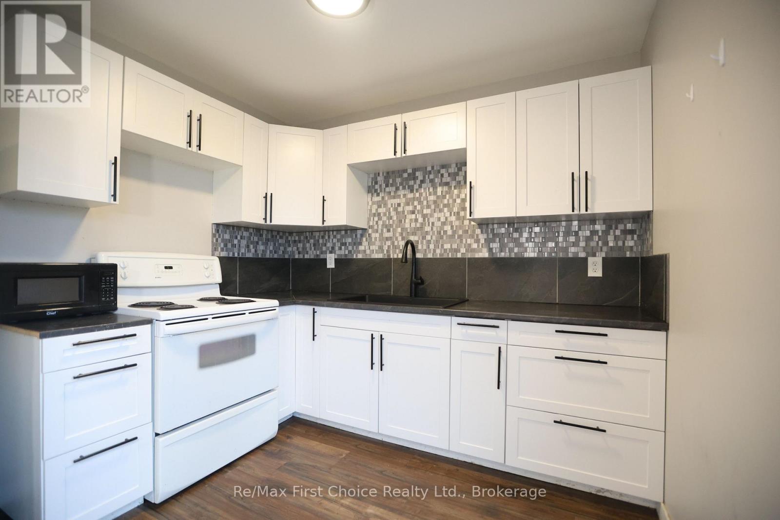 569 MCGILL CRESCENT - 6