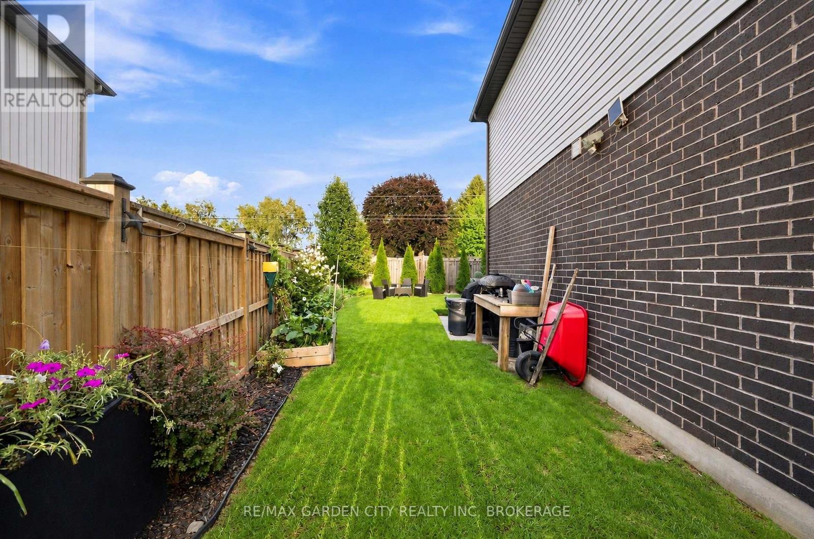 8377 JEFFREY COURT - 33