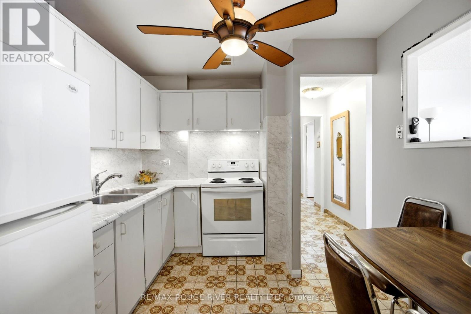 #406 895 KENNEDY ROAD - 13