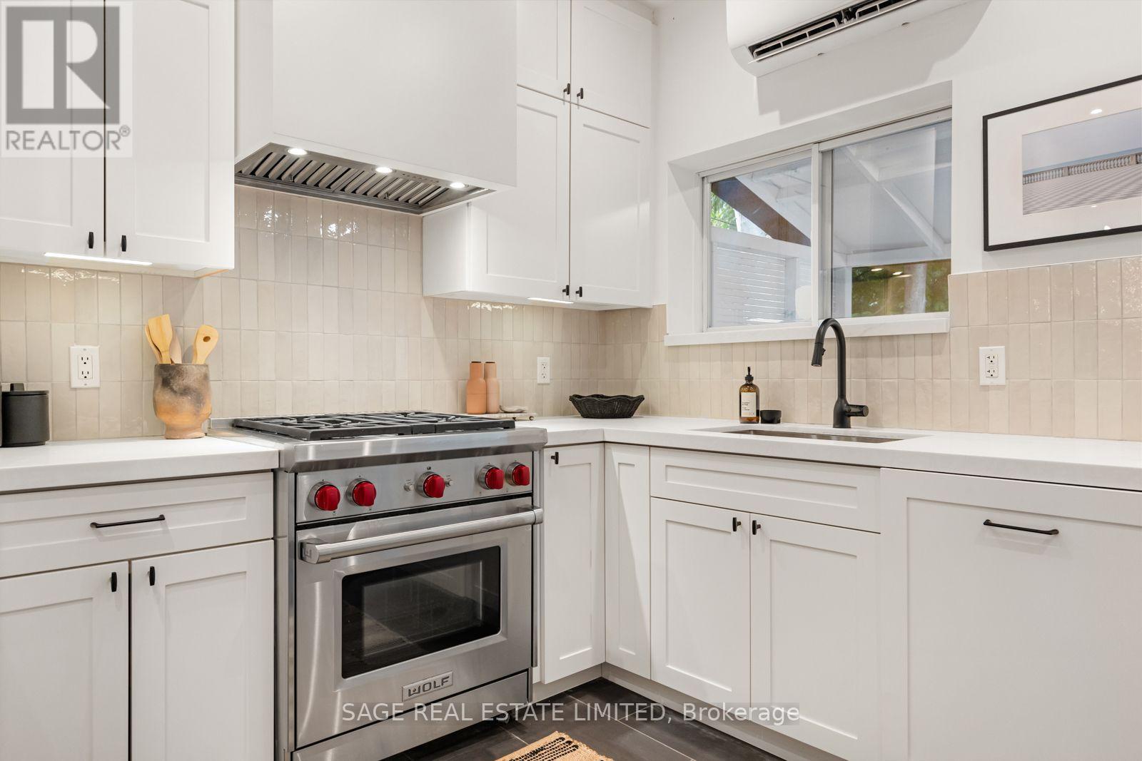 11 BERTMOUNT AVENUE - 10