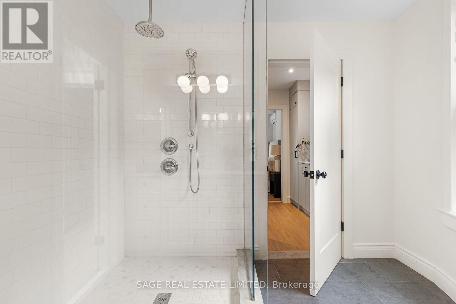 11 BERTMOUNT AVENUE - 20