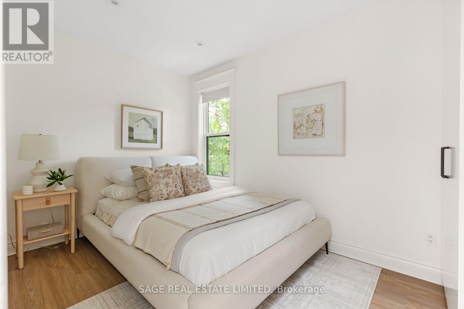 11 BERTMOUNT AVENUE - 21