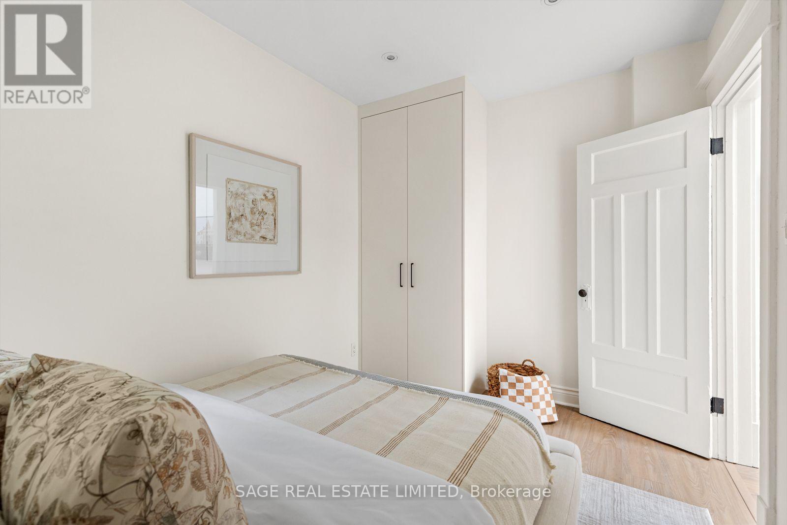 11 BERTMOUNT AVENUE - 22
