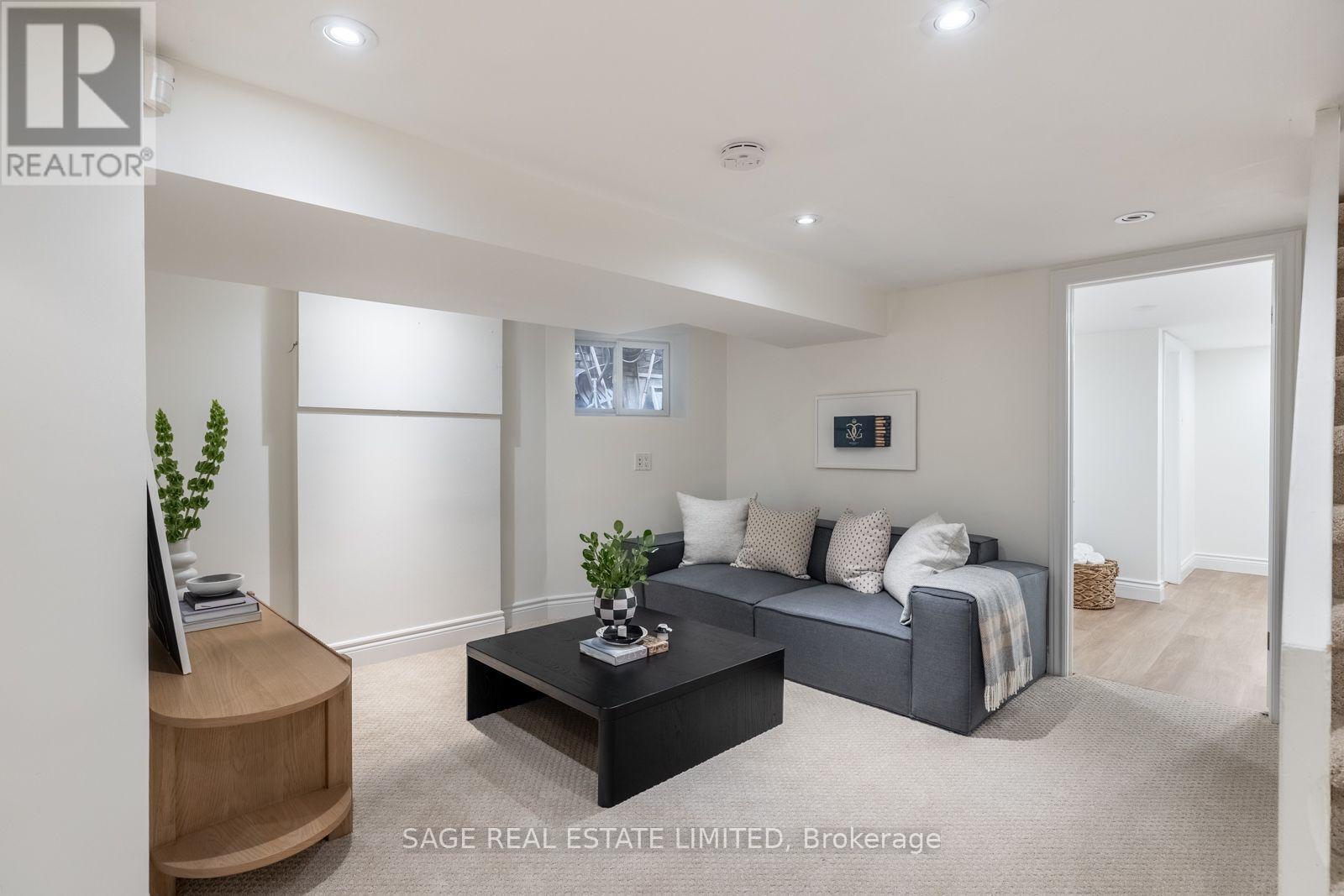 11 BERTMOUNT AVENUE - 29
