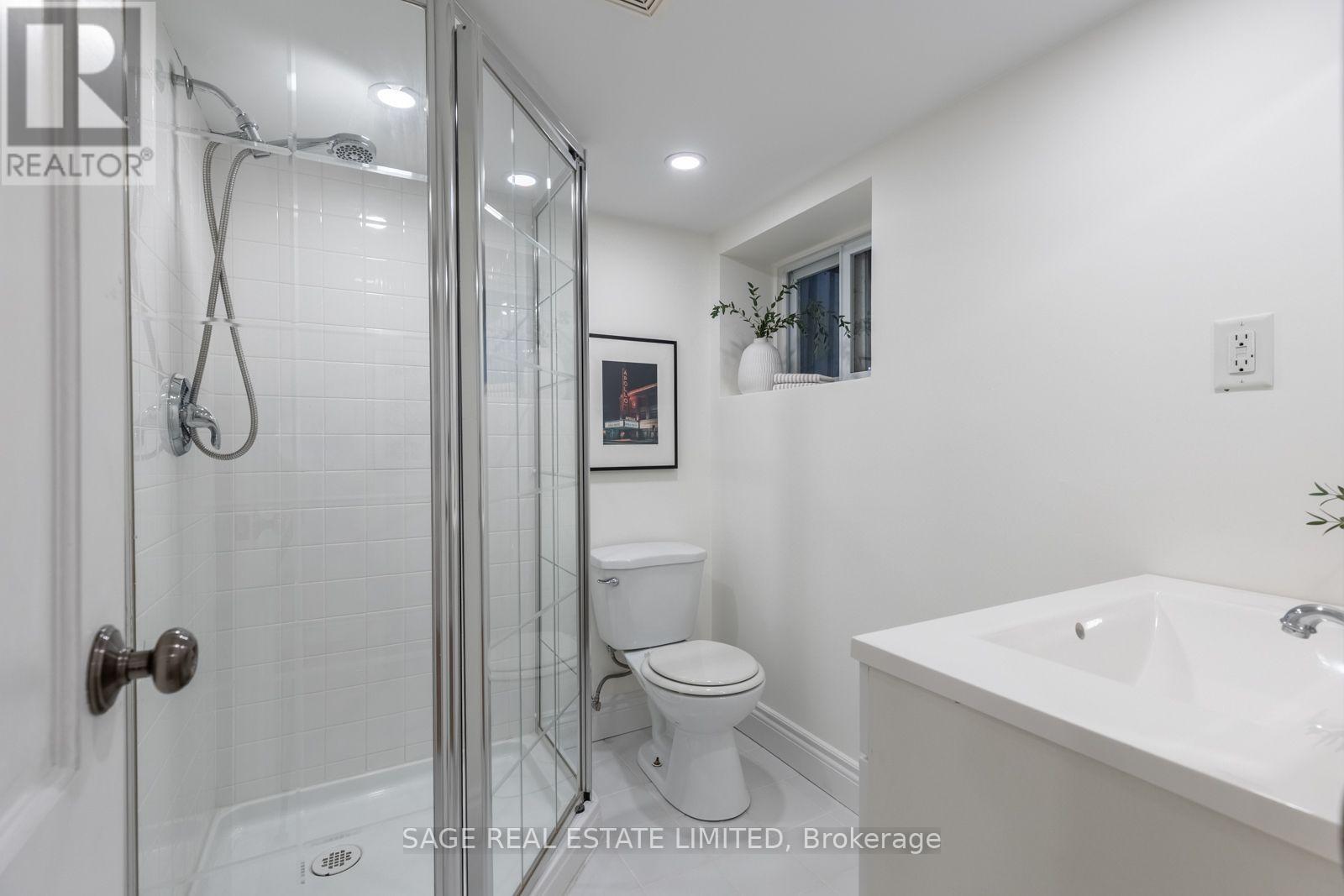 11 BERTMOUNT AVENUE - 30
