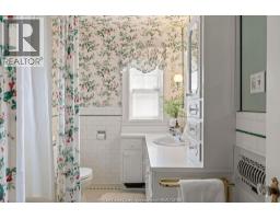 2203 Victoria, Windsor, ON N8X1R2 Photo 42