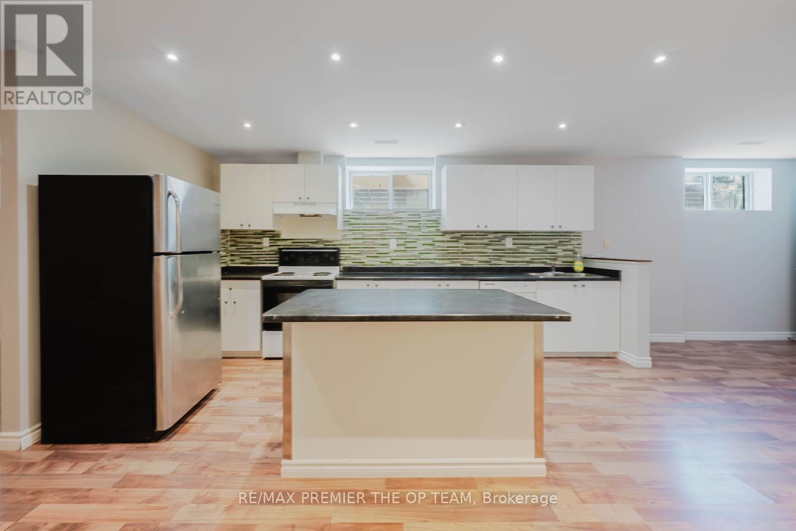 7930 KIPLING AVENUE - Image 40
