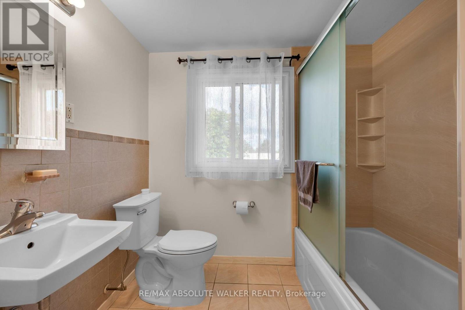 3 Bed, 2 Bath House for Sale in Ottawa – 331 BRITANNIA ROAD, Ottawa – MLS# X13765568 - Image 24