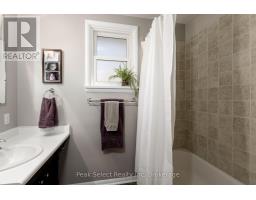 353 Queen Street E, St  Marys, ON N4X1B8 Photo 21