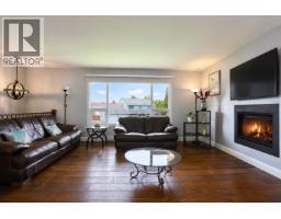 Living room - 33 Margetts Street, Kitimat, BC V8C2L4 Photo 7