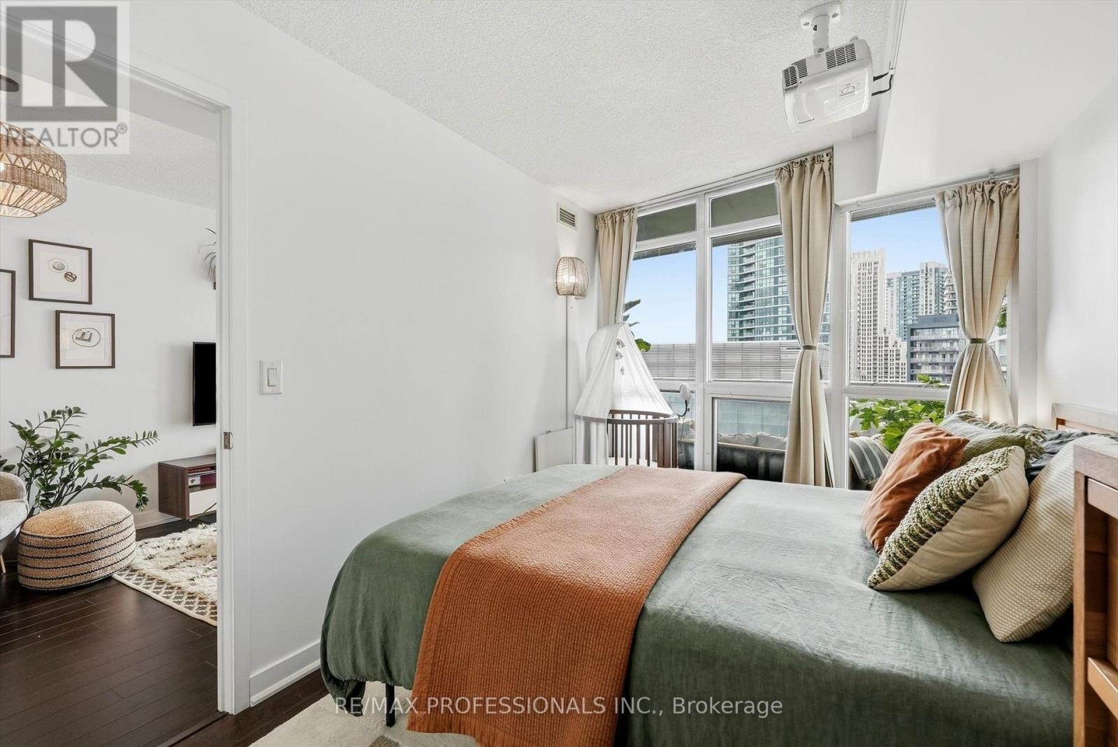#1605 38 DAN LECKIE WAY - 16