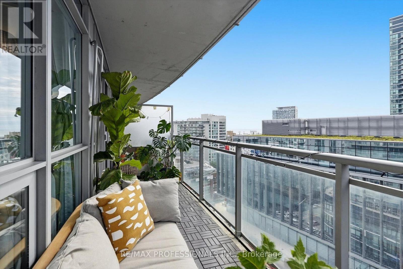 #1605 38 DAN LECKIE WAY - 21