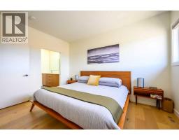 3pc Bathroom - 112 21 Street Nw, Calgary, AB T2N5C3 Photo 15