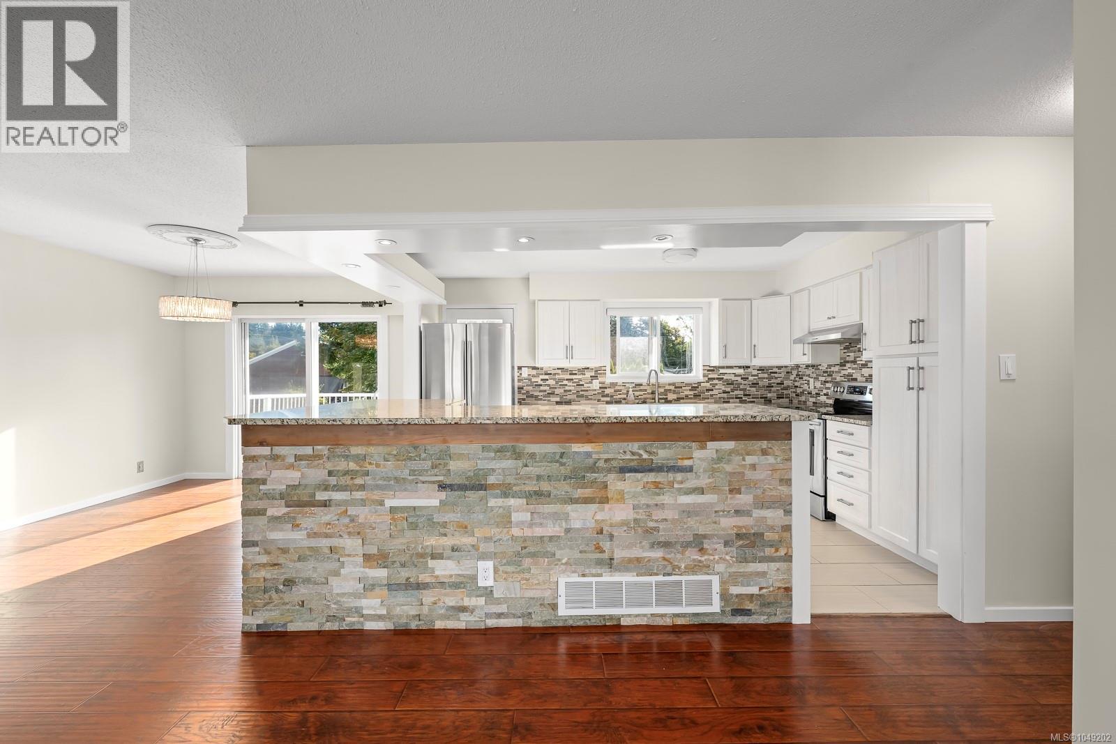 180 Beach Dr - 14