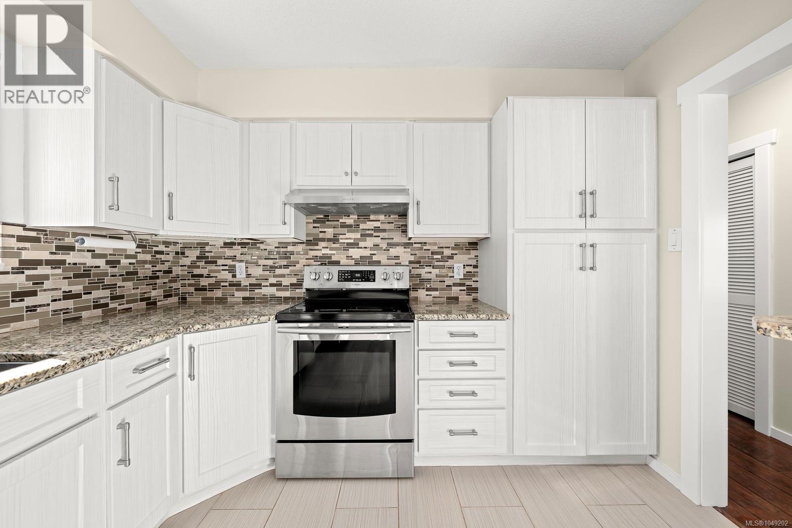 180 Beach Dr - 26