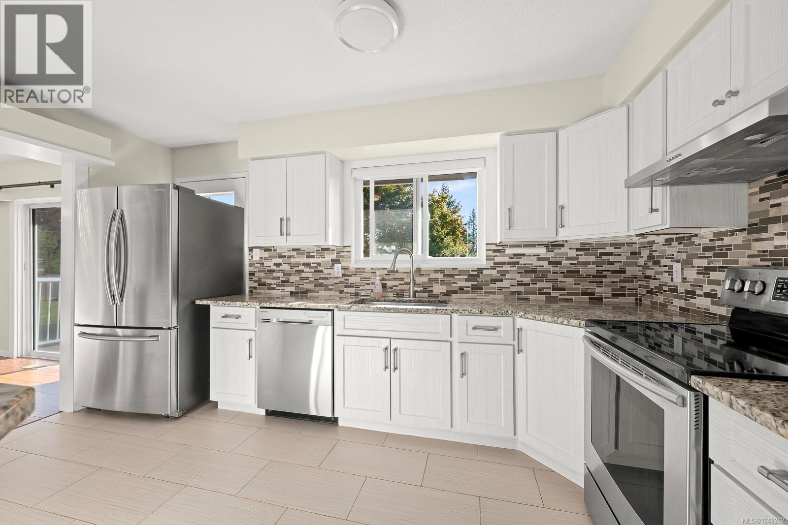 180 Beach Dr - 27