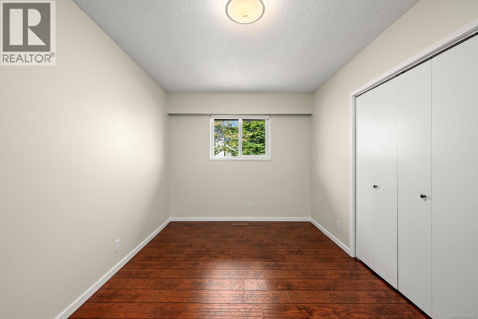 180 Beach Dr - 31