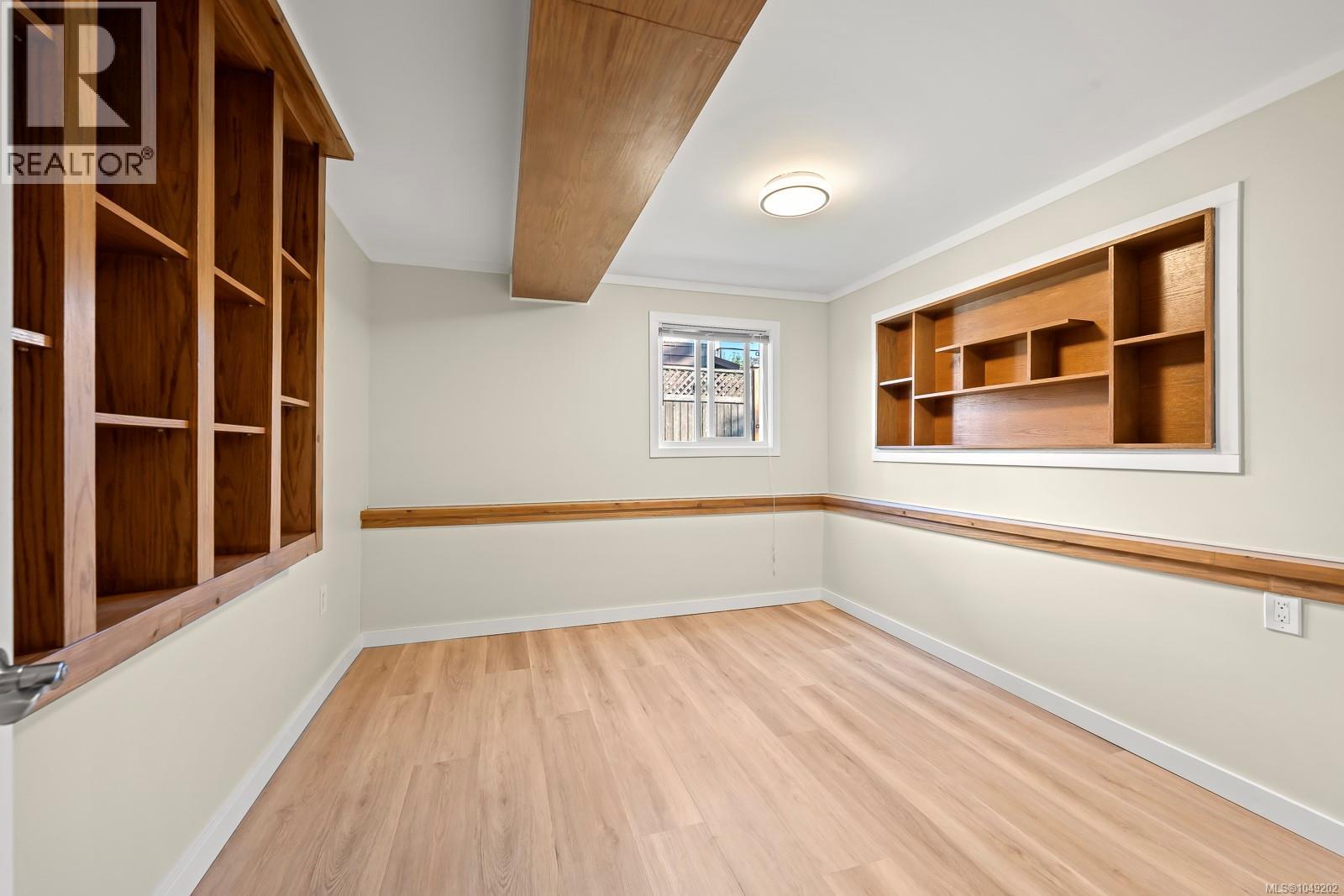180 Beach Dr - Image 42