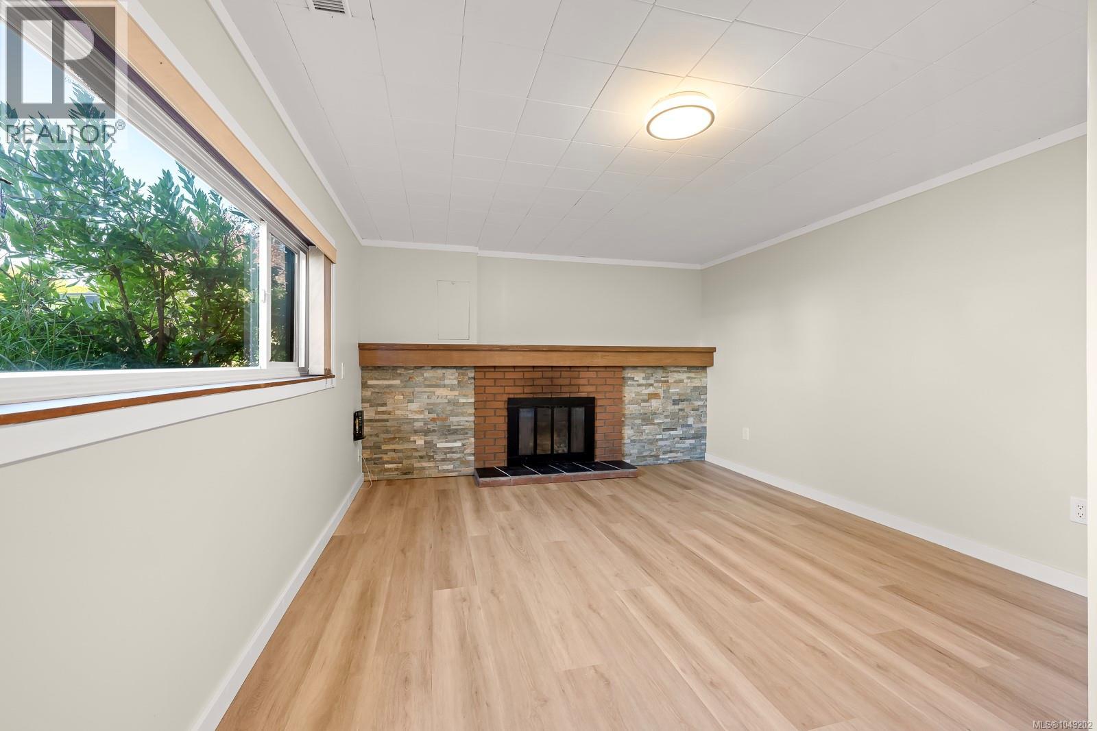 180 Beach Dr - Image 48